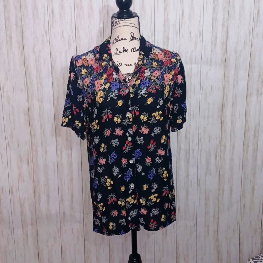 Vintage Size M Quest Floral Blouse